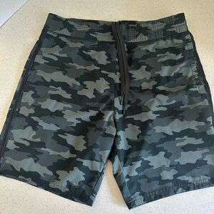 KYODAN Men’s Small Camo Swim Athletic Shorts! Pockets. Green & Gray.